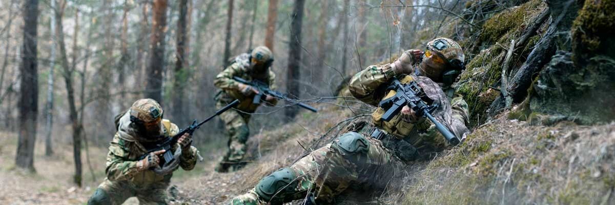Partie d'airsoft en foret extrieur