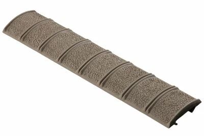COUVRE RAIL PICATINY XT RAIL PANEL - 1 ARRETE EN FOLIAGE MAGPUL
