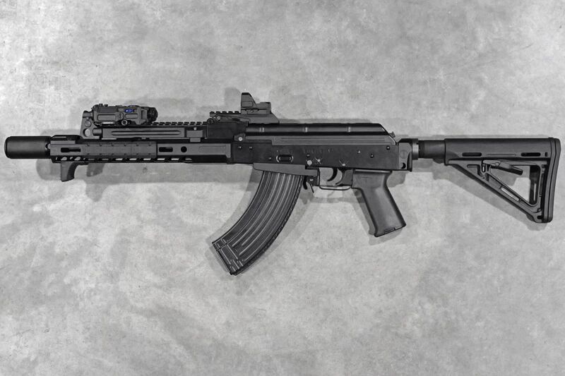 Rplique AKM GBBR Tokyo Marui Hard Kick Combat Custom
