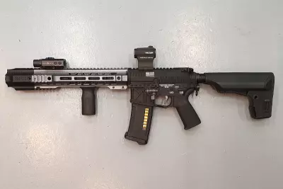 Rplique M4 Salient Arms G&P Signature Titan Custom