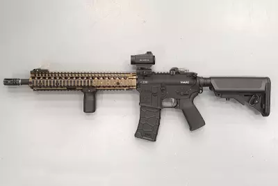 Rplique M4A1 Daniel Defense Sand on Black EMG Titan Custom